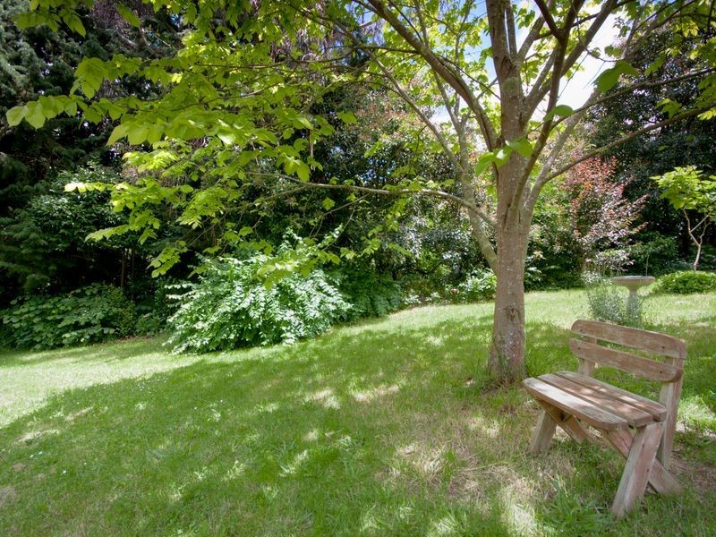 21 Cheniston Road, Mount Macedon VIC 3441