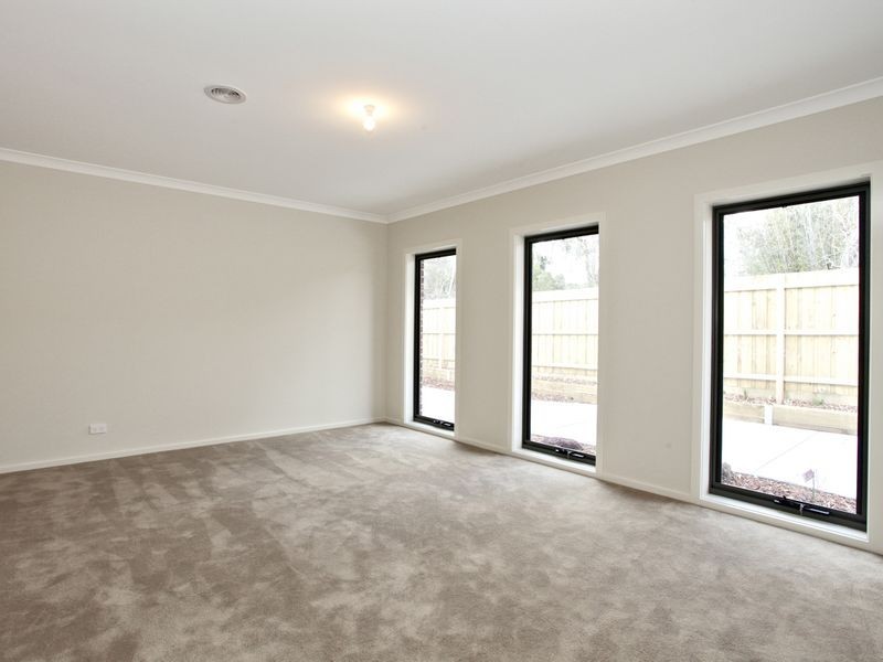 2/48 Westley Street, Ferntree Gully VIC 3156