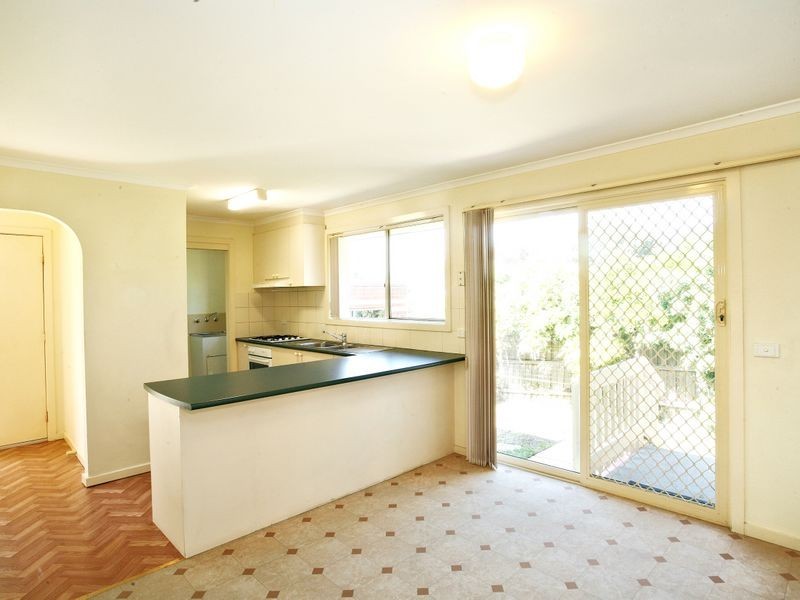 2/9 Flower Street, Ferntree Gully VIC 3156