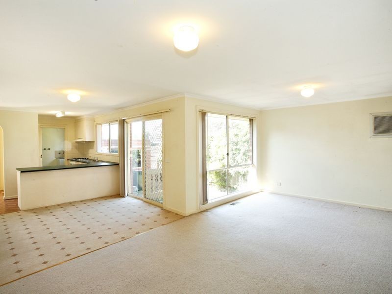2/9 Flower Street, Ferntree Gully VIC 3156