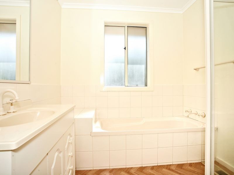 2/9 Flower Street, Ferntree Gully VIC 3156