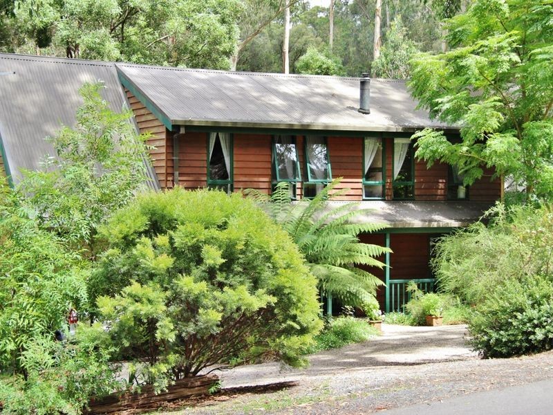 4 Woodland Grove, Selby VIC 3159
