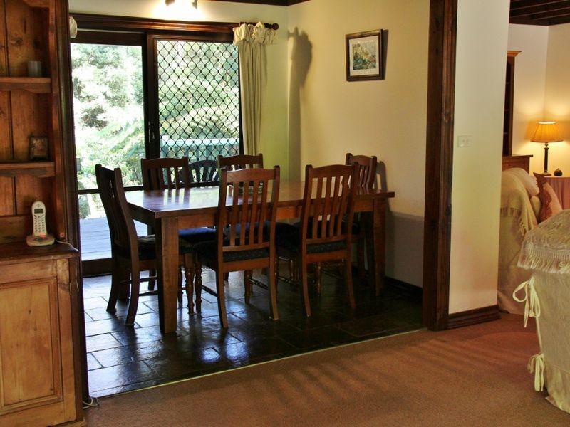 4 Woodland Grove, Selby VIC 3159