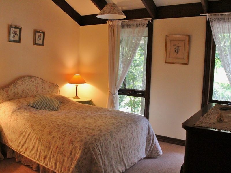 4 Woodland Grove, Selby VIC 3159