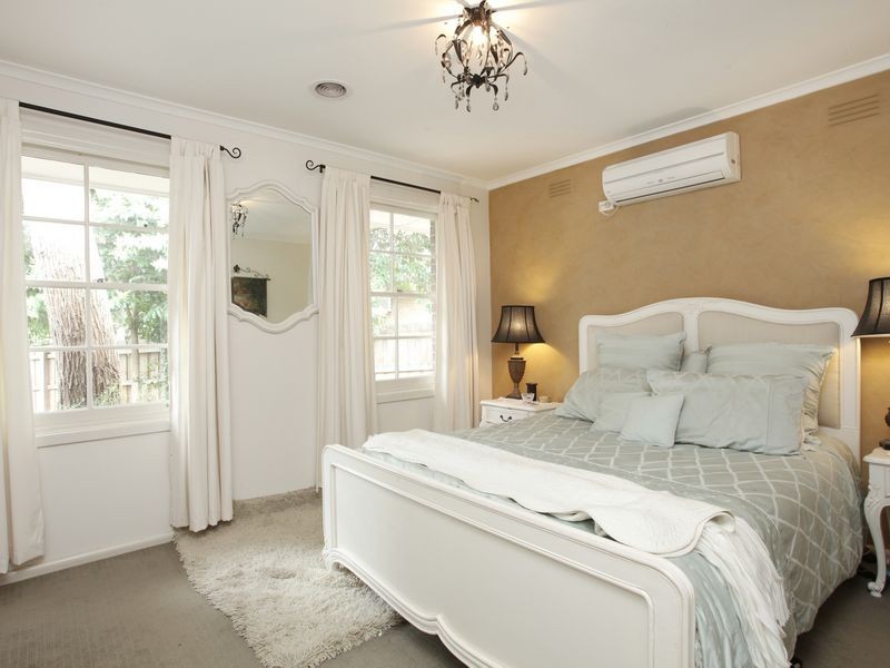 24 Cornhill Street, Ferntree Gully VIC 3156