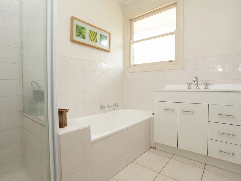 24 Cornhill Street, Ferntree Gully VIC 3156