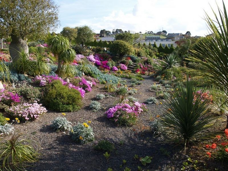 1 The Lough Court, Narre Warren North VIC 3804