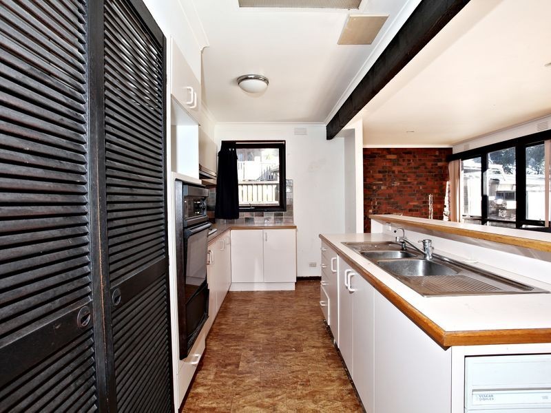 32 Blackwood Park Road, Ferntree Gully VIC 3156