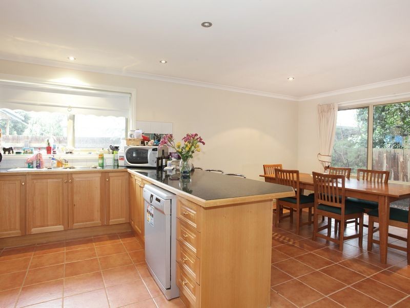 2/51 Austin Street, Ferntree Gully VIC 3156