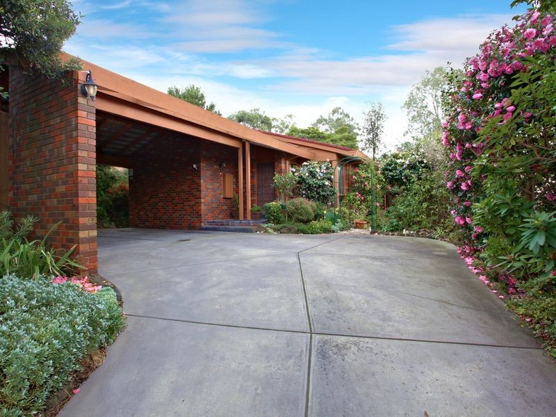 26 Holyrood Drive, Vermont VIC 3133