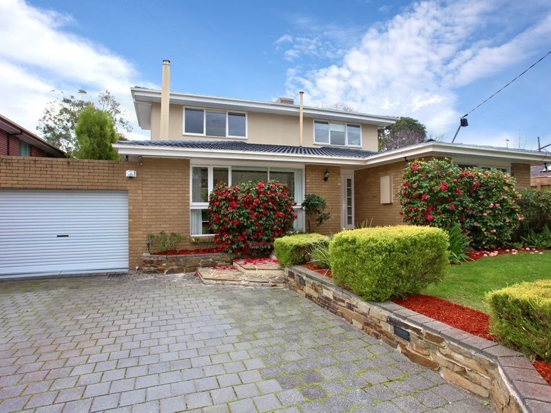 11 Bunker Crescent, Glen Waverley VIC 3150
