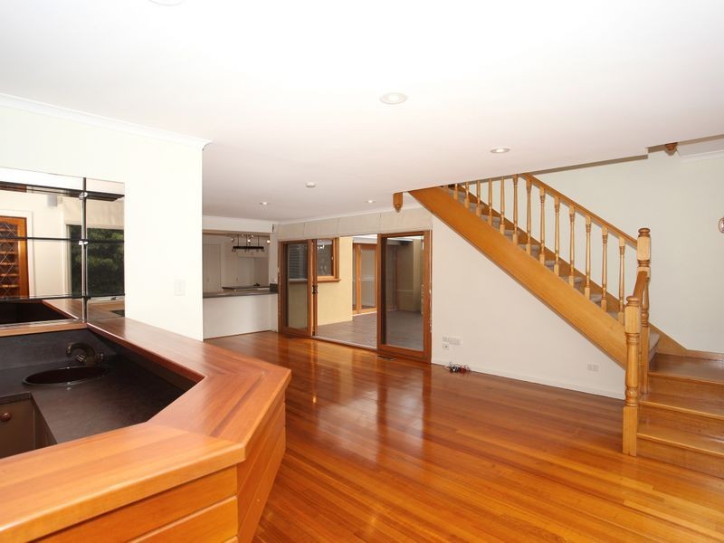 11 Bunker Crescent, Glen Waverley VIC 3150