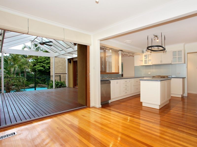 11 Bunker Crescent, Glen Waverley VIC 3150