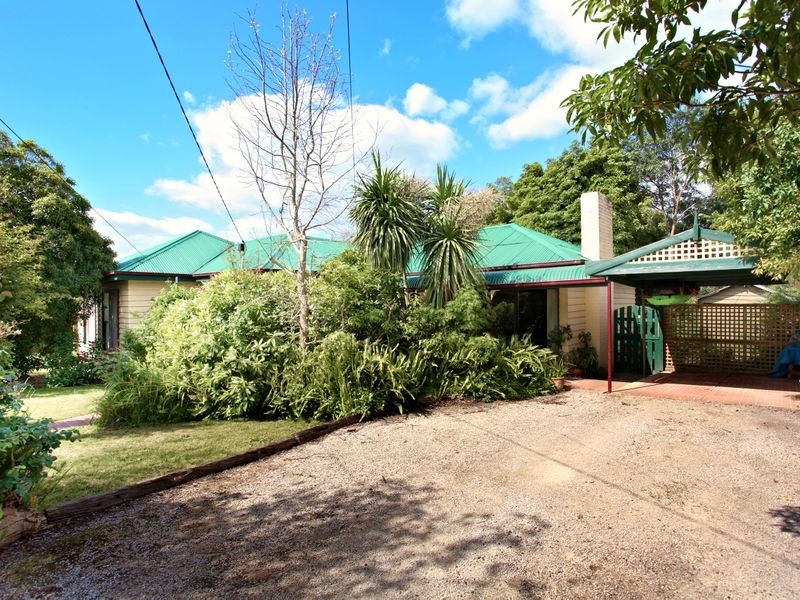 12 Wilson Street, Ferntree Gully VIC 3156