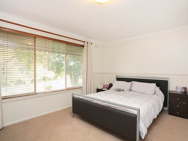 446 Dorset Road (on secluded service road), Boronia VIC 3155