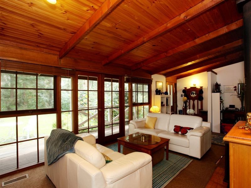 8 Thomson Avenue, Olinda VIC 3788