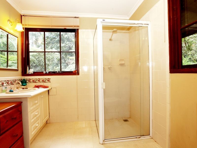 8 Thomson Avenue, Olinda VIC 3788