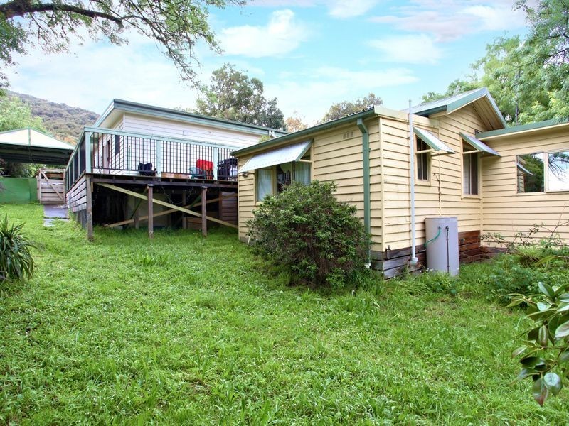 6 Barton Avenue, Ferntree Gully VIC 3156