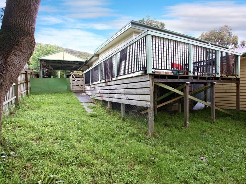 6 Barton Avenue, Ferntree Gully VIC 3156
