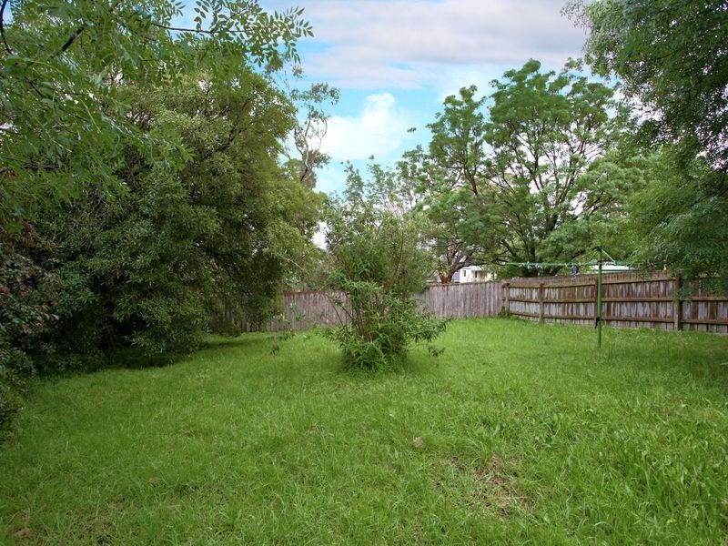 6 Barton Avenue, Ferntree Gully VIC 3156