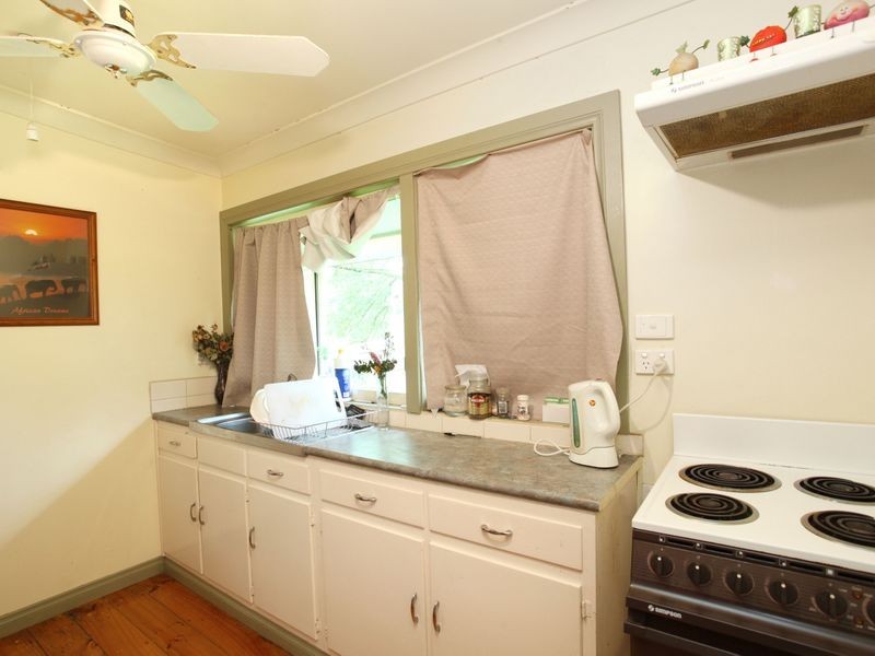 6 Barton Avenue, Ferntree Gully VIC 3156