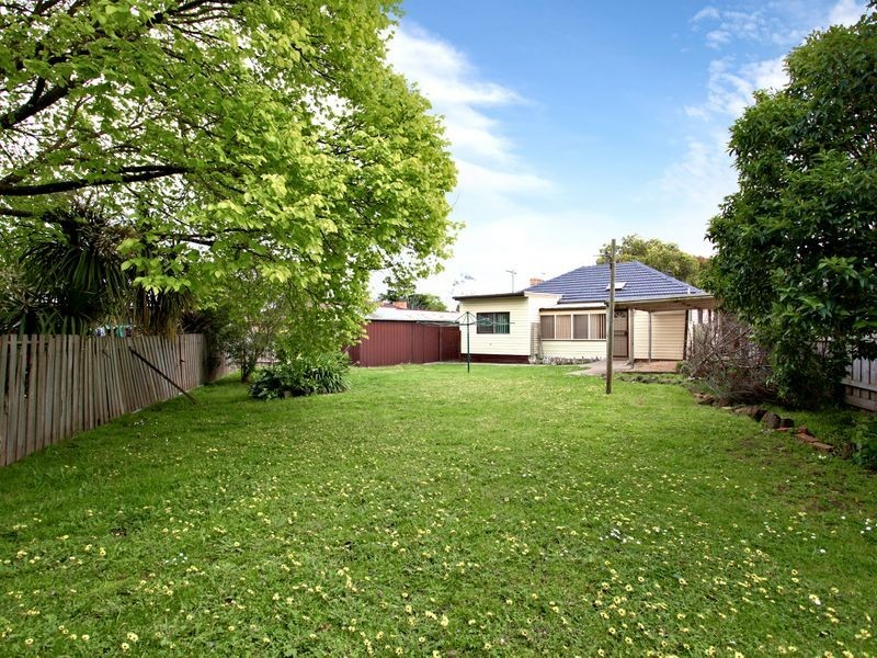 6 Mitre Crescent, Bayswater VIC 3153