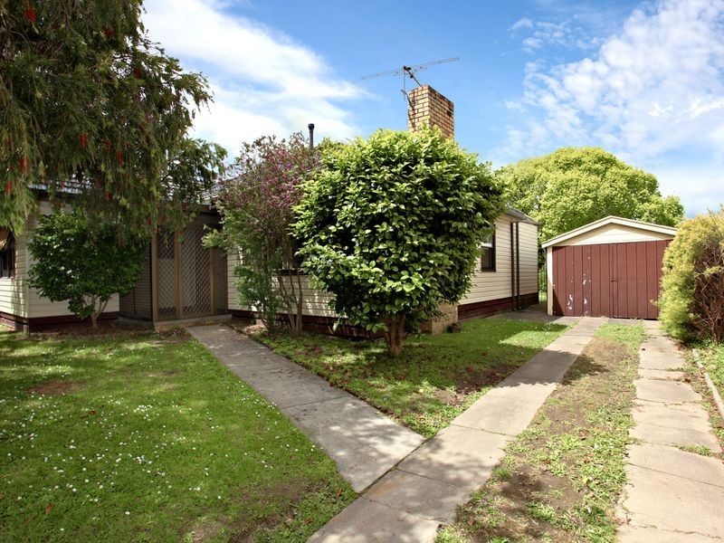 6 Mitre Crescent, Bayswater VIC 3153