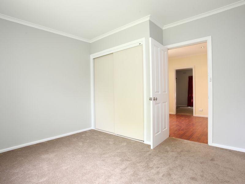 6 Mitre Crescent, Bayswater VIC 3153