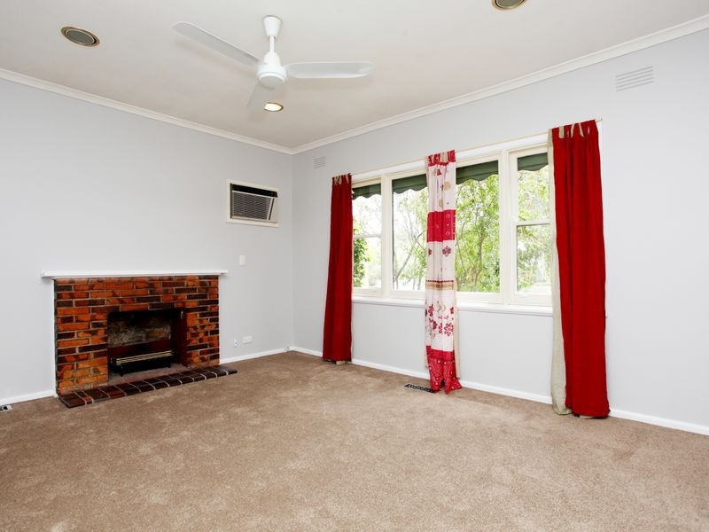 6 Mitre Crescent, Bayswater VIC 3153