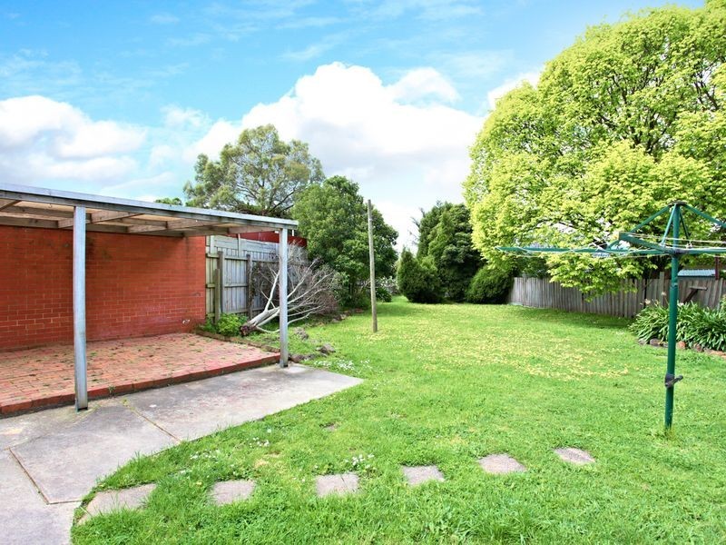 6 Mitre Crescent, Bayswater VIC 3153
