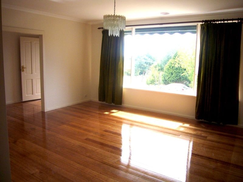 2 Edinburgh Road, Bayswater VIC 3153