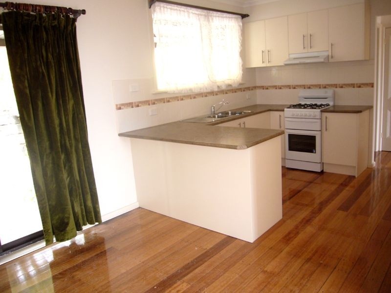 2 Edinburgh Road, Bayswater VIC 3153