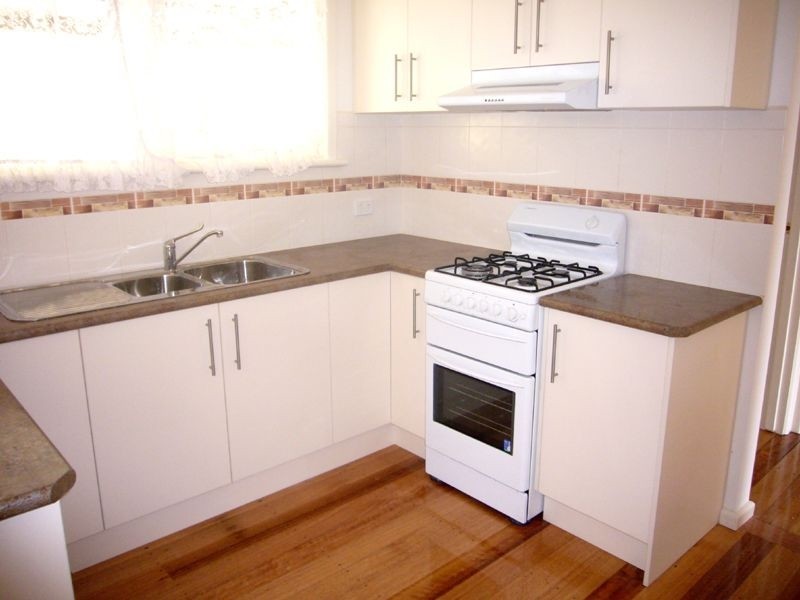 2 Edinburgh Road, Bayswater VIC 3153