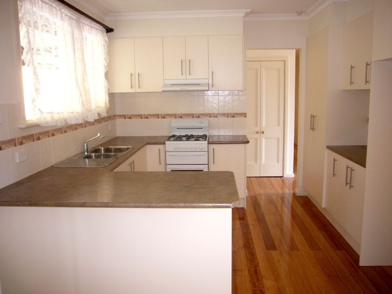 2 Edinburgh Road, Bayswater VIC 3153