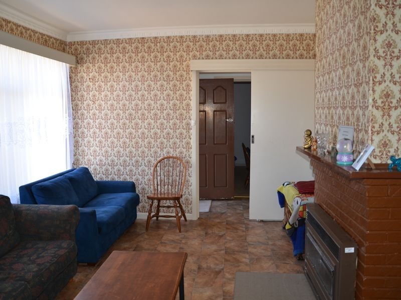 6 Velden Avenue, Ferntree Gully VIC 3156