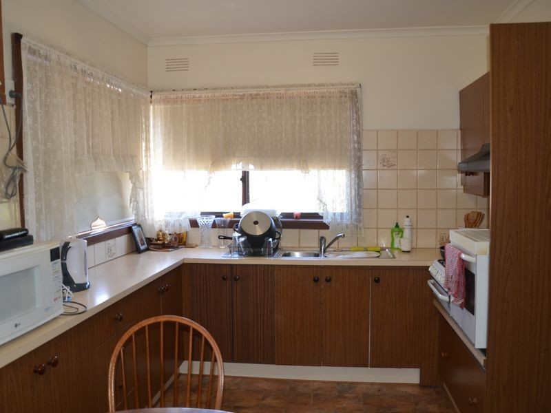 6 Velden Avenue, Ferntree Gully VIC 3156