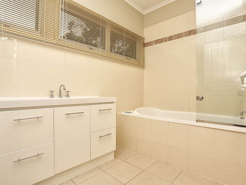 1/1 Renown Street, Ferntree Gully VIC 3156