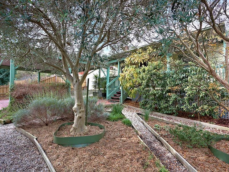 13 Barton Avenue, Ferntree Gully VIC 3156