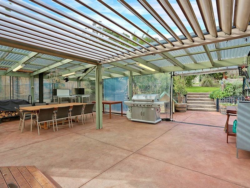 13 Barton Avenue, Ferntree Gully VIC 3156