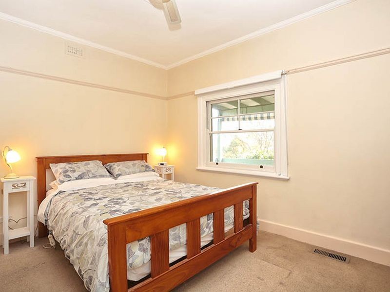 13 Barton Avenue, Ferntree Gully VIC 3156