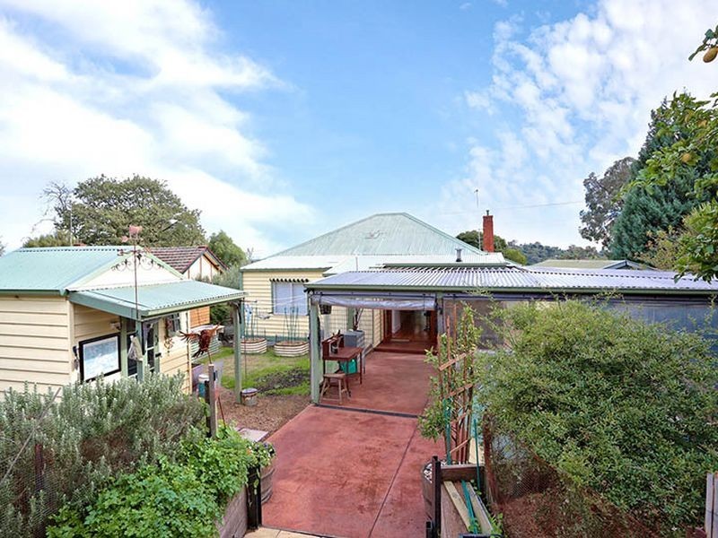 13 Barton Avenue, Ferntree Gully VIC 3156