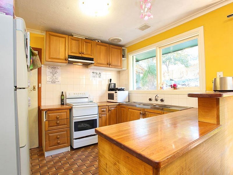 42 Robertson Crescent, Boronia VIC 3155