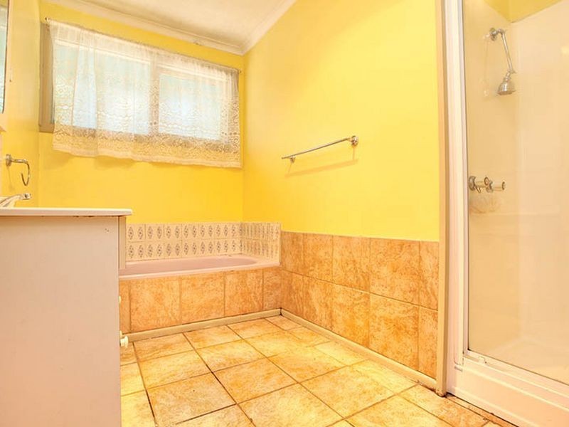 42 Robertson Crescent, Boronia VIC 3155