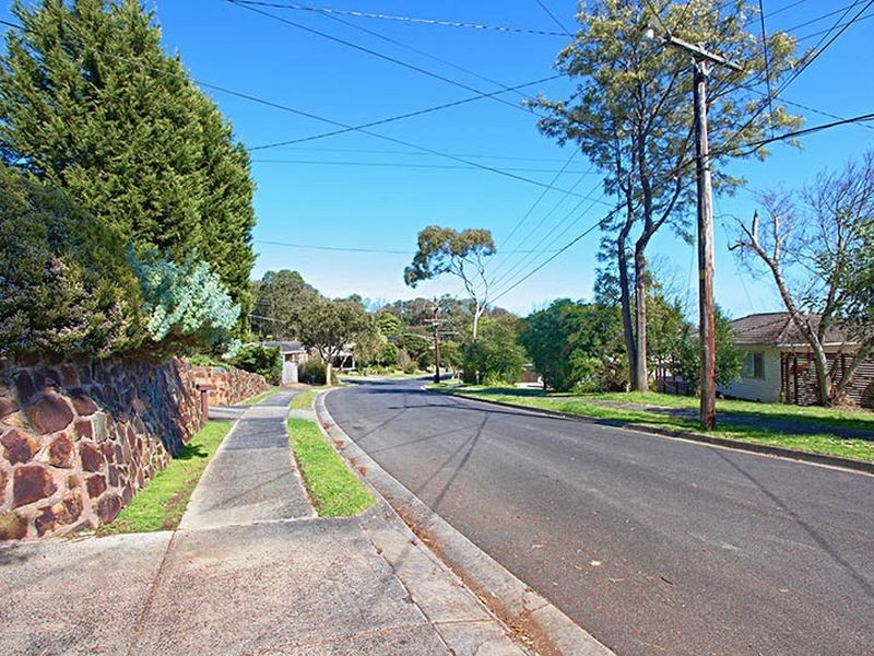 42 Robertson Crescent, Boronia VIC 3155