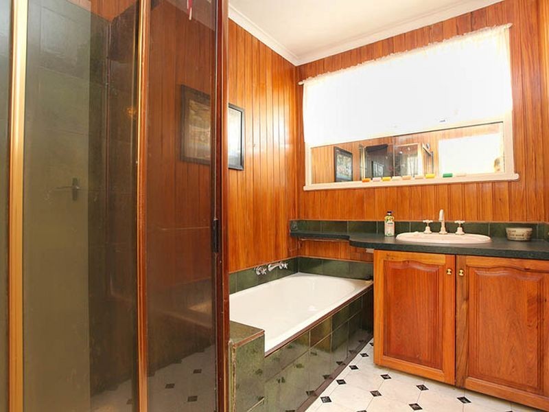 17 Flinders Crescent, Boronia VIC 3155