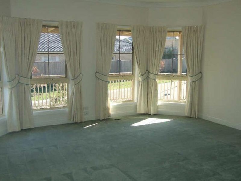 16 Ridgemont Drive, Berwick VIC 3806