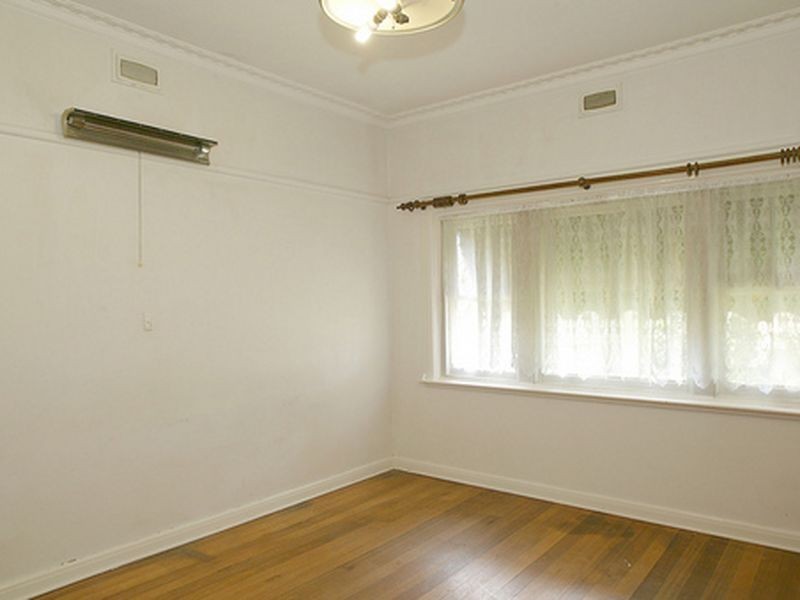 27 Chandler Road, Boronia VIC 3155