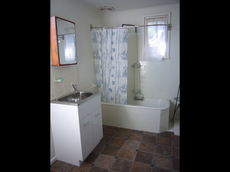 2/2 Little Opie Street, Ferntree Gully VIC 3156