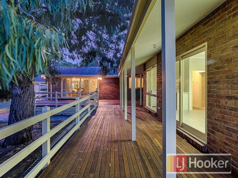 27 Warratah Avenue, The Basin VIC 3154