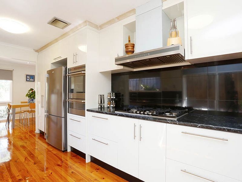 13 Eastwood Crescent, Mooroolbark VIC 3138